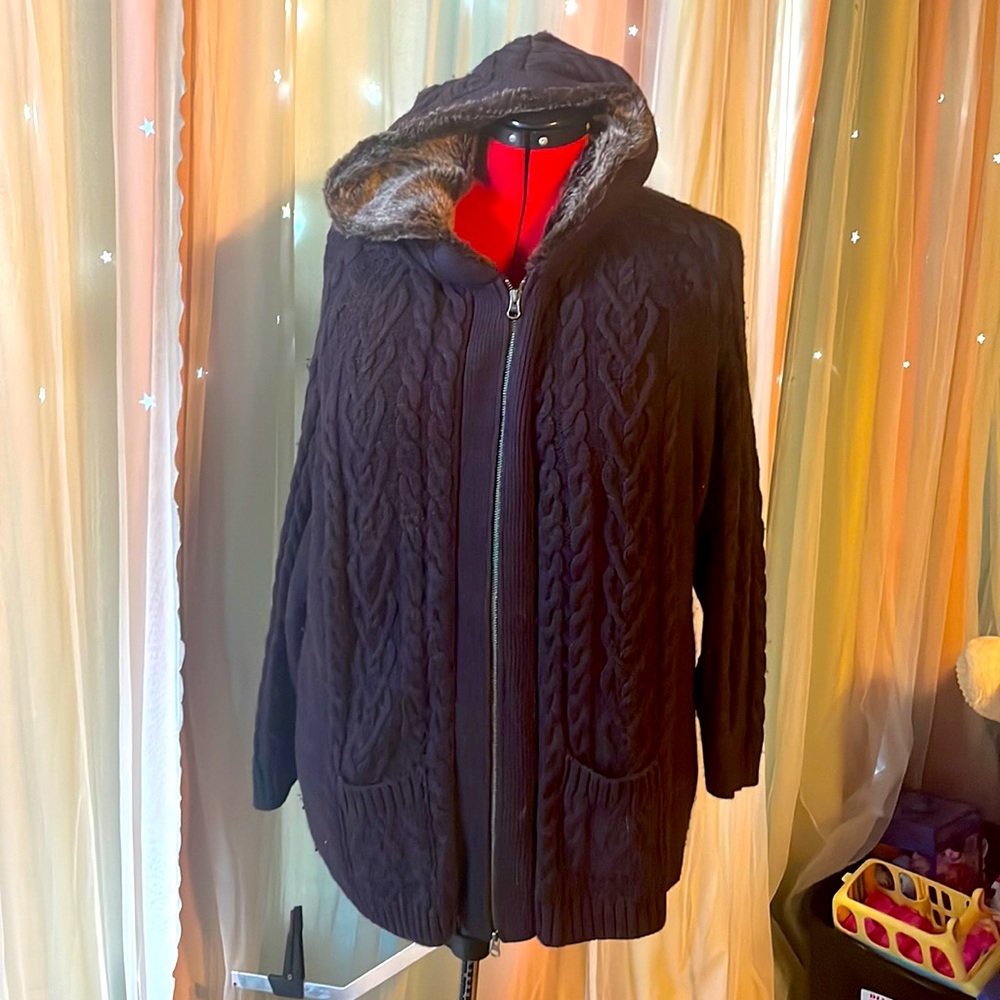 Cable knit heavy cardigan with fur lined hood